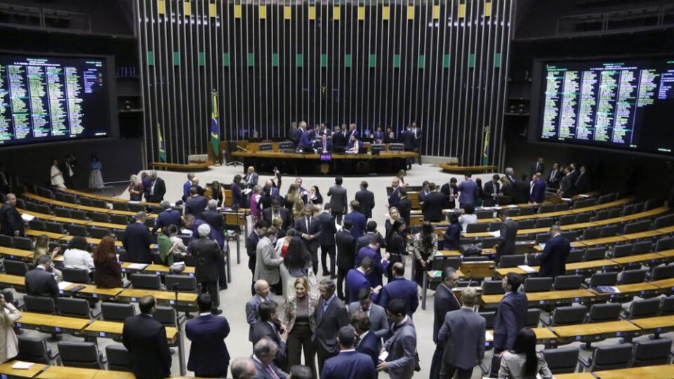 Como cada deputado votou no aumento para servidores do Judiciário