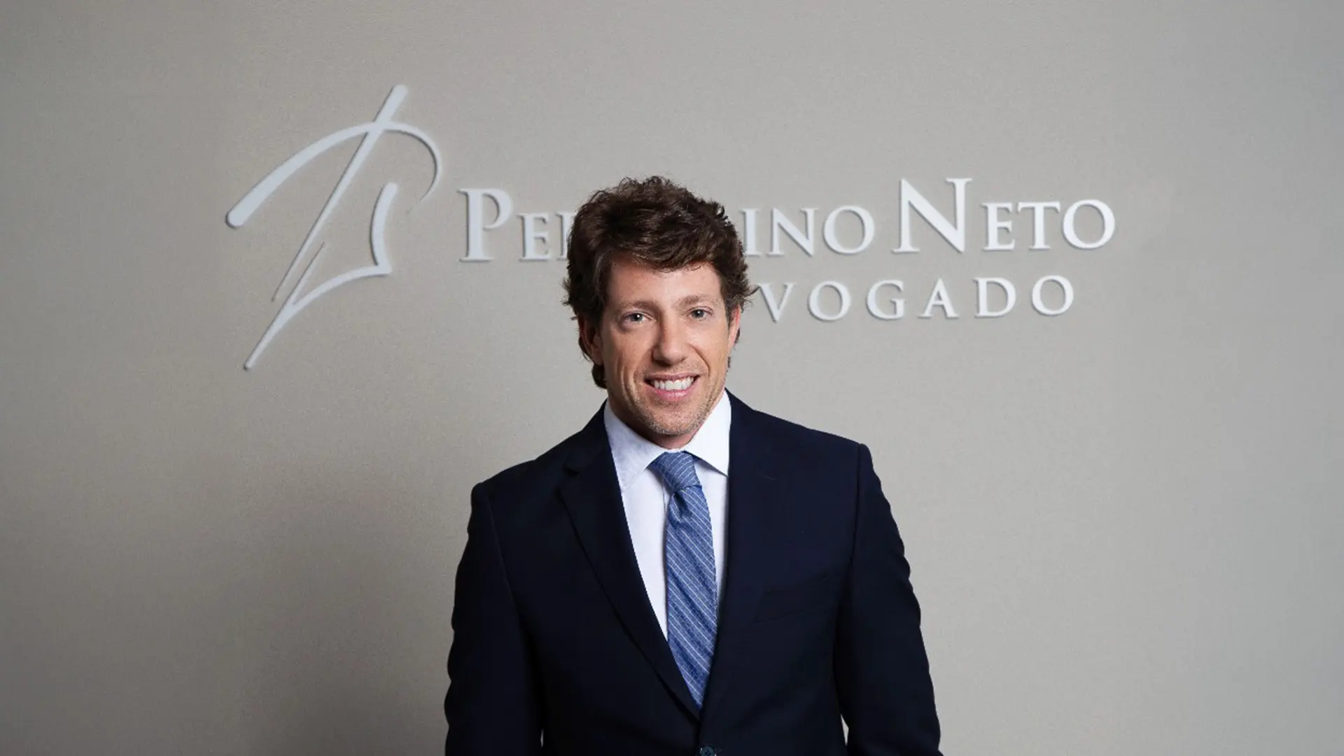 Ricardo Rondinelli Mendes Cabrali, expert em Direito Tributário e Sucessório, oferece soluções estratégicas para proteção patrimonial e eficiência empresarial.