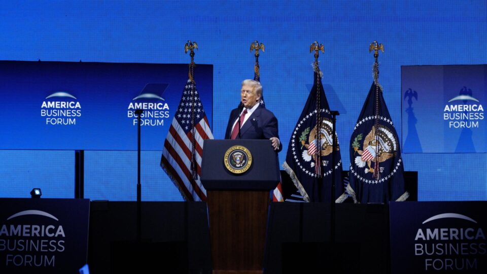 Volilni izidi v ZDA odražajo nezadovoljstvo s Trumpom, Trump pa hvali Miami kot protikomunistično zatočišče