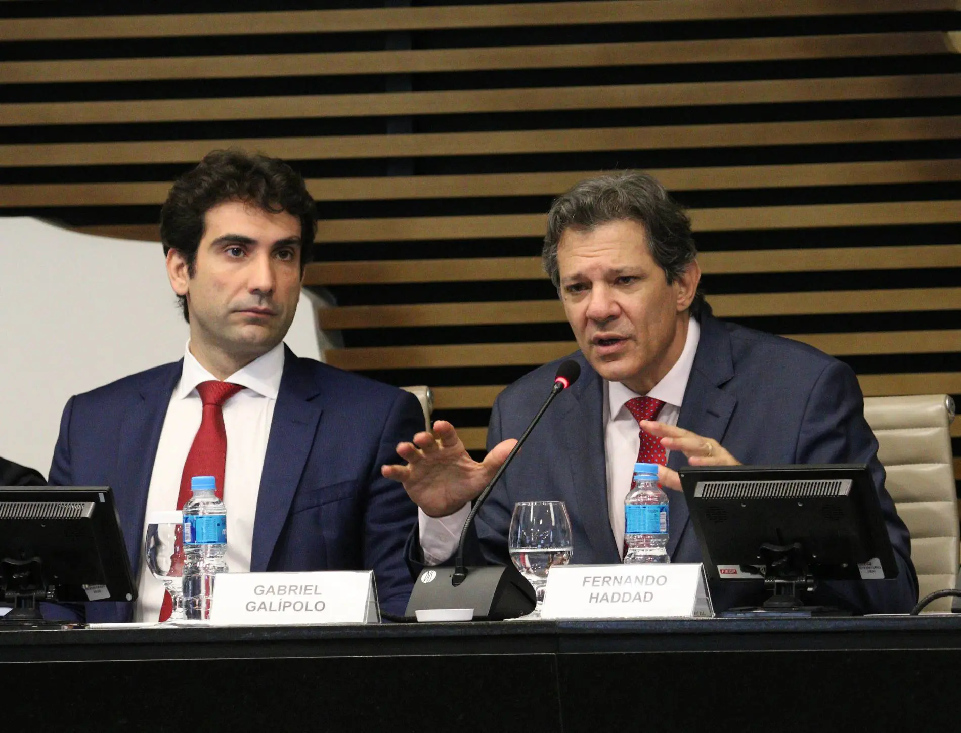Haddad minimiza críticas de Gleisi e defende Galípolo