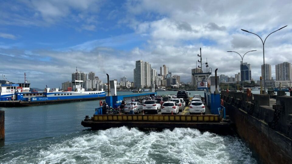 Antes do túnel, governo de SP vai leiloar balsas na linha Santos-Guarujá