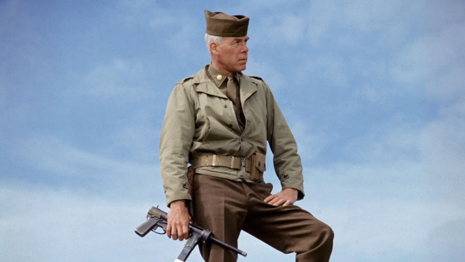 O Major John Reisman recruta doze soldados americanos que estão presos por crimes