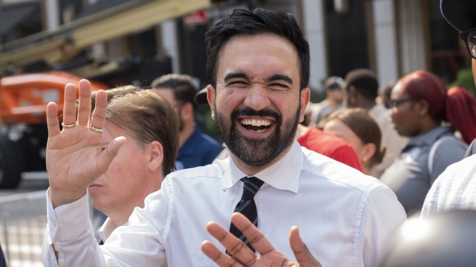 Nova York entrou para a rede da “democracia da mordaça” globalista