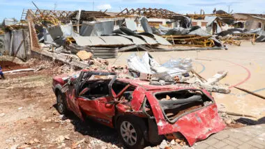 Destruição em Rio Bonito do Iguaçu após tornado no Paraná