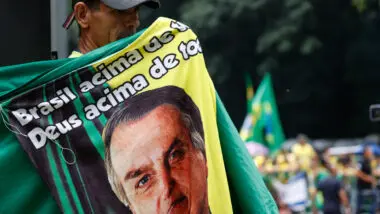 Influência do voto entre os evangélicos deve impulsionar Tarcísio e moldar a disputa presidencial em 2026.