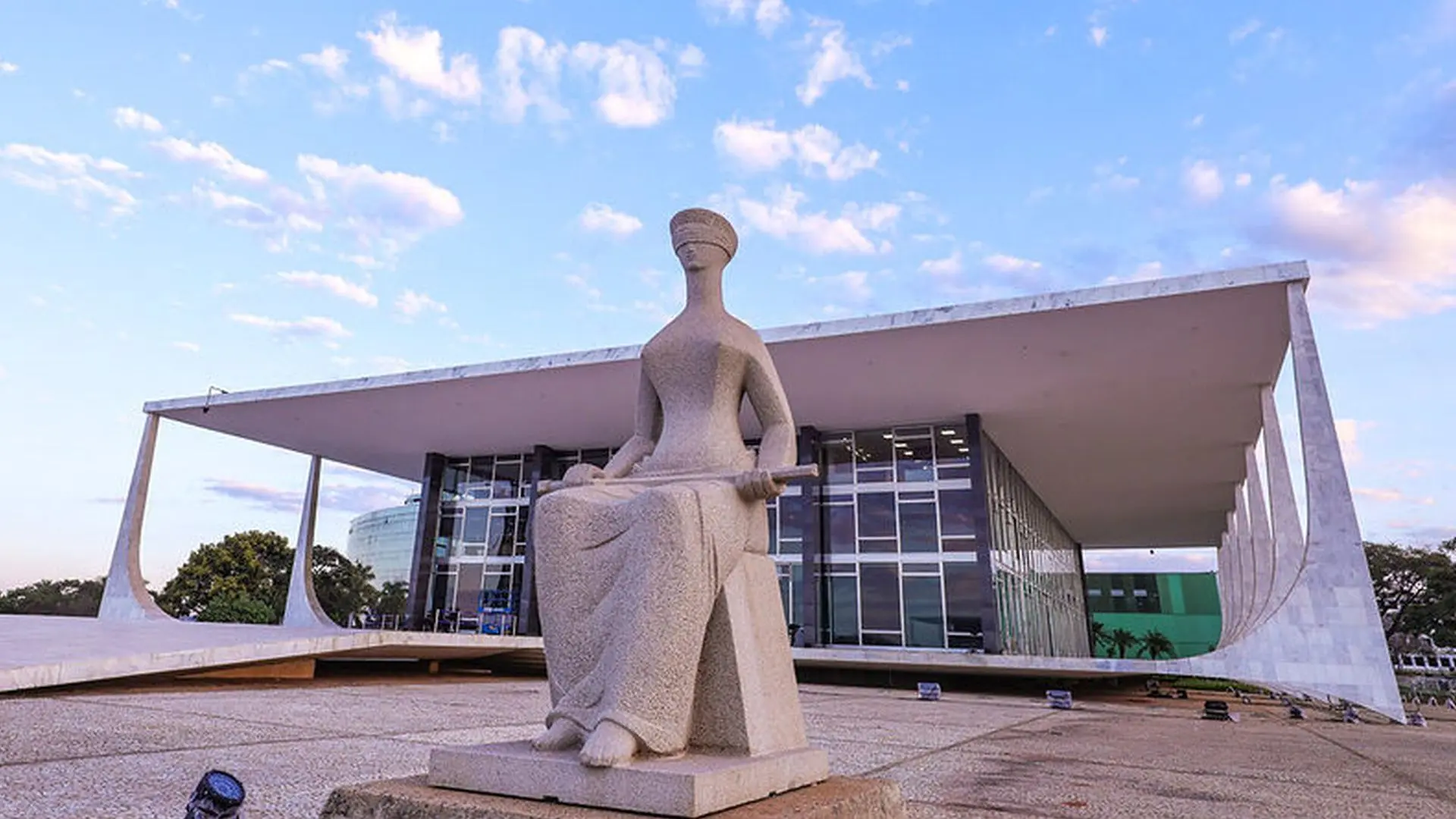 Imposto sobre Grands Fortunas - IGF - STF