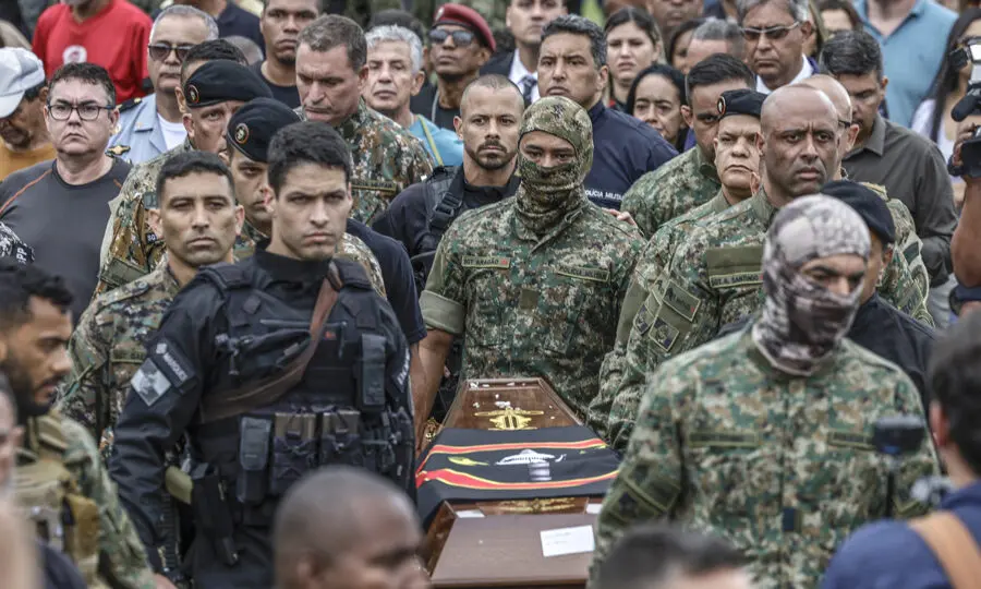 Funeral do sargento do Bope Heber Carvalho da Fonseca, morto durante a Operação Contenção, no Rio de Janeiro.