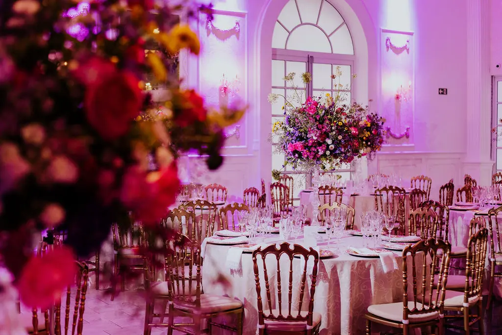 Realize o sonho da sua debutante com uma festa de 15 anos mágica. Descubra no guia completo por que o Castello Reale é o cenário ideal para esse momento único.