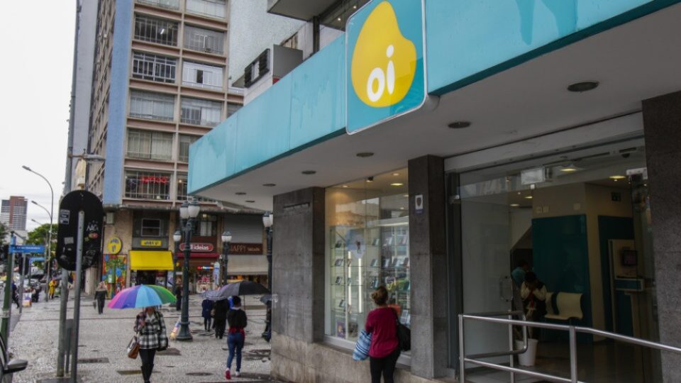 Justiça decreta falência da Oi com dívida de R$ 15 bilhões