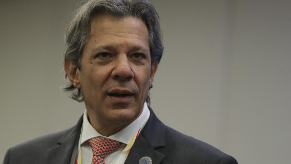 Responsabilidade fiscal não se faz com mentiras ou matou a economia e foi ao cinema