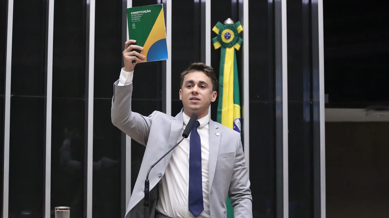 censura nikolas ferreira