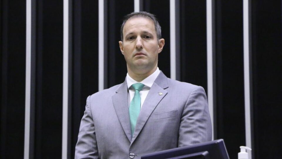 Derrite envia quinta versão do PL antifacção à Câmara