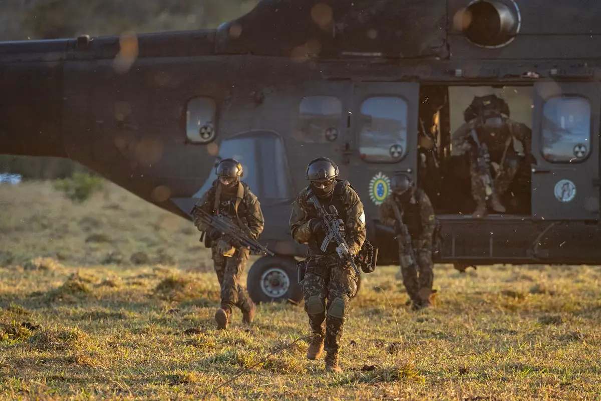 Kids pretos em treinamento.