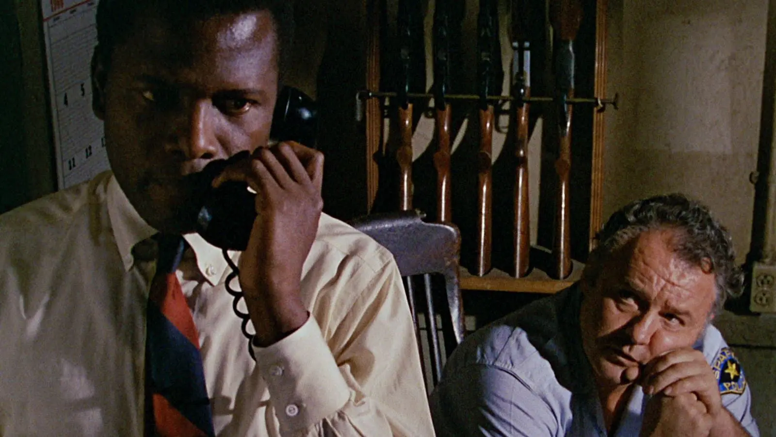 Sidney Poitier, uma estrela do cinema americano, é o protagonista de "No Calor da Noite"