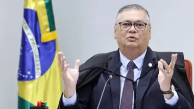 Flávio Dino, durante julgamento do núcleo 3, no momento em que adverte advogados sobre "poder de polícia" da presidência da Primeira Turma.