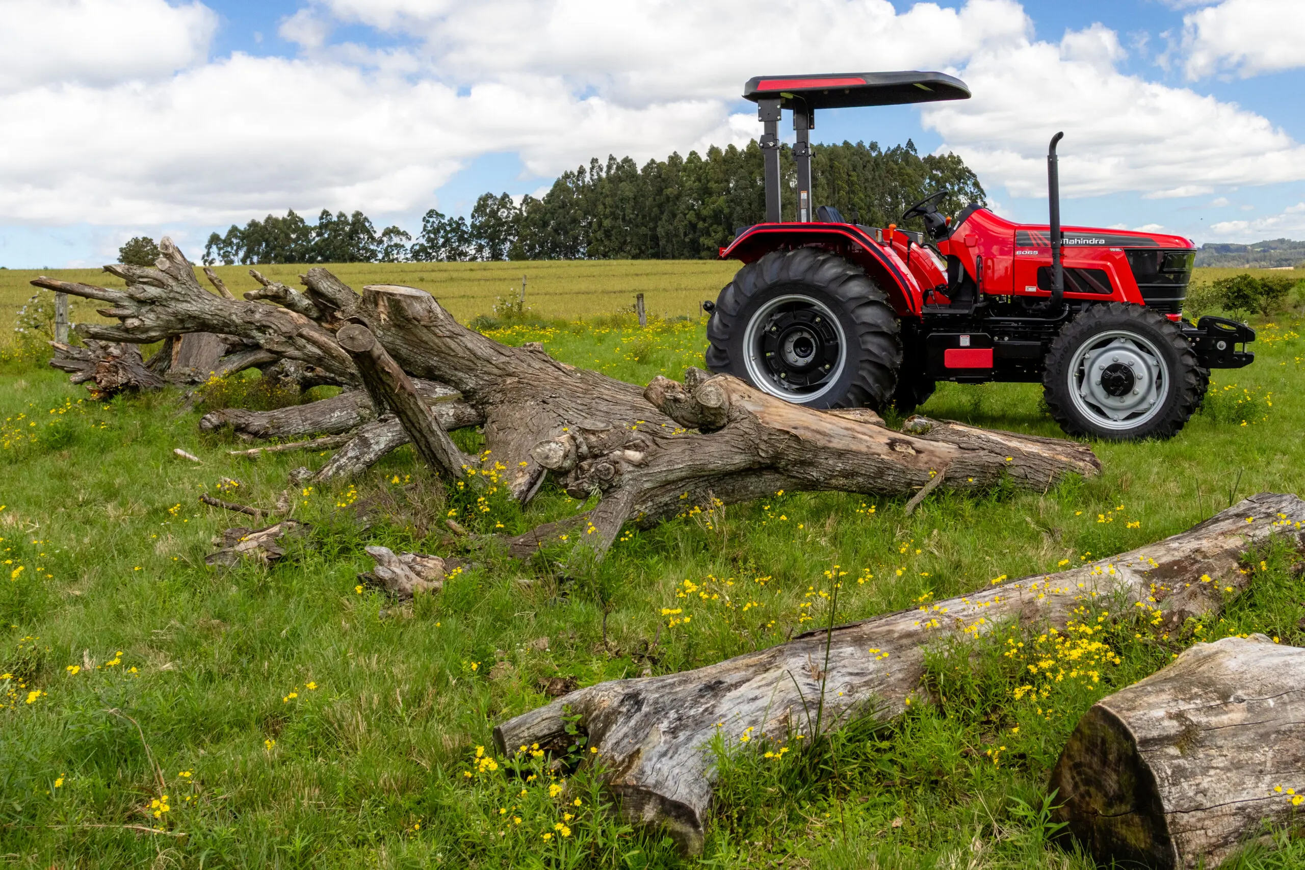Com investimento de R$ 100 milhões, Mahindra amplia presença no Brasil e aposta no crescimento do mercado de tratores.