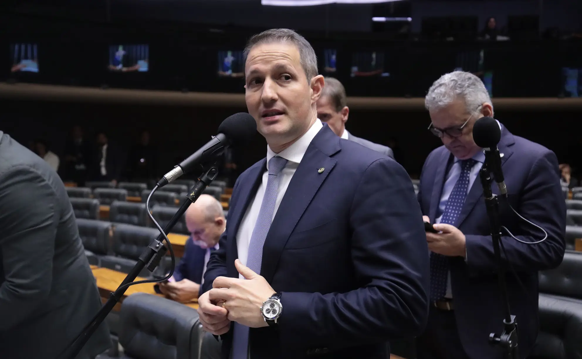 Derrite protocola quarta versão do relatório do PL antifacção e votação fica para próxima terça