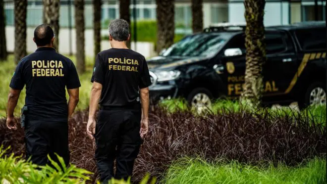 PF investiga desvio de recursos do MEC e mira ex-nora de Lula