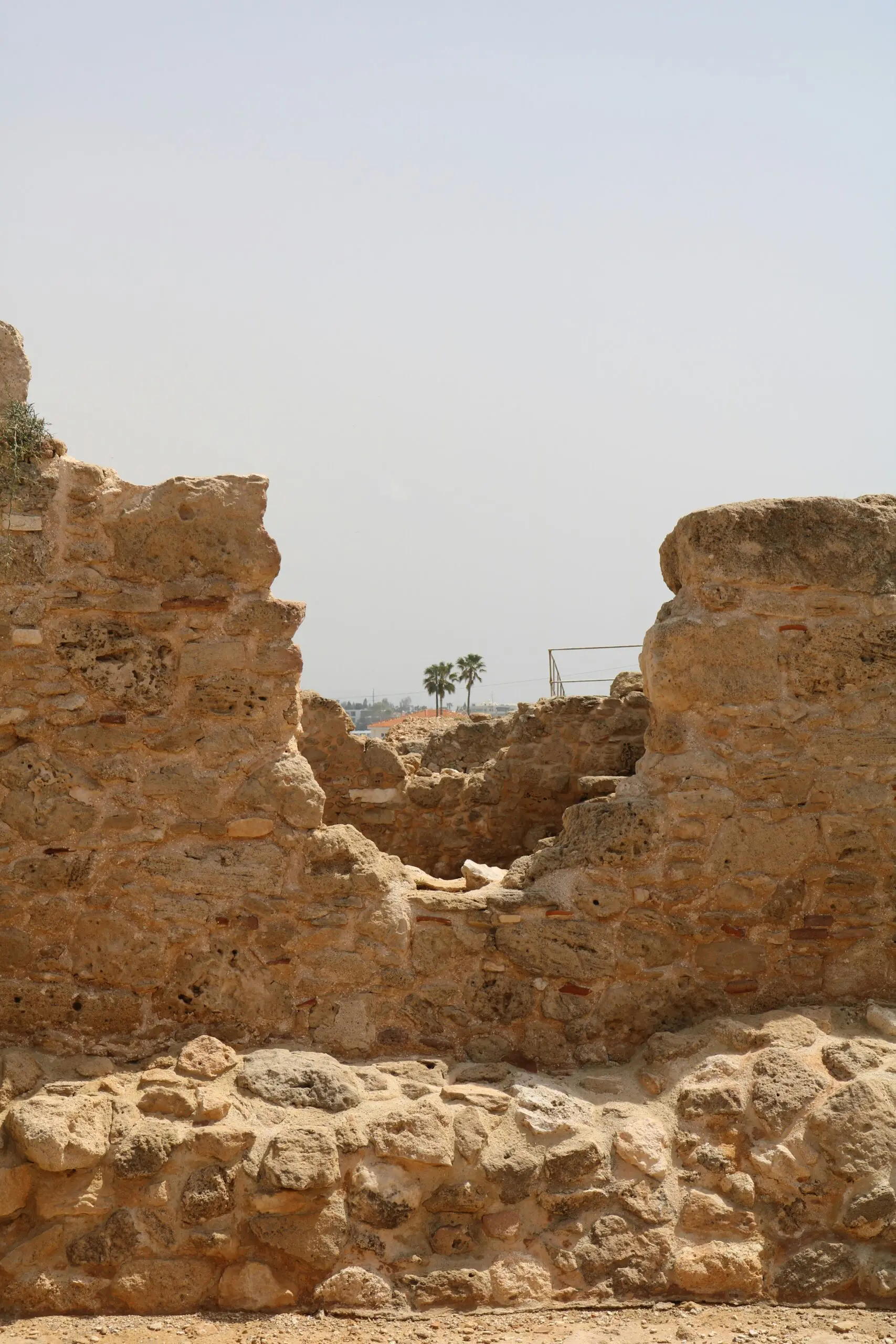 Vestígios de igreja encontrada na antiga Listra, agora Turquia.
