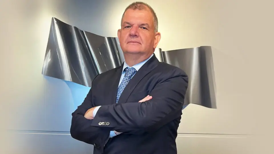 Advogado Lucius Marcus Oliveira, orientando empresas na recuperação judicial e reestruturação empresarial.