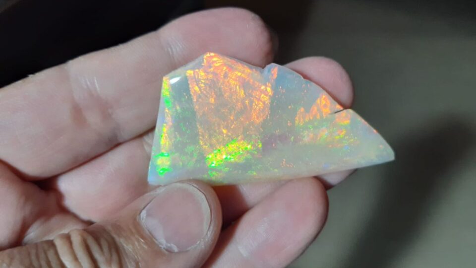 A pedra preciosa do Brasil que quase não existe no mundo