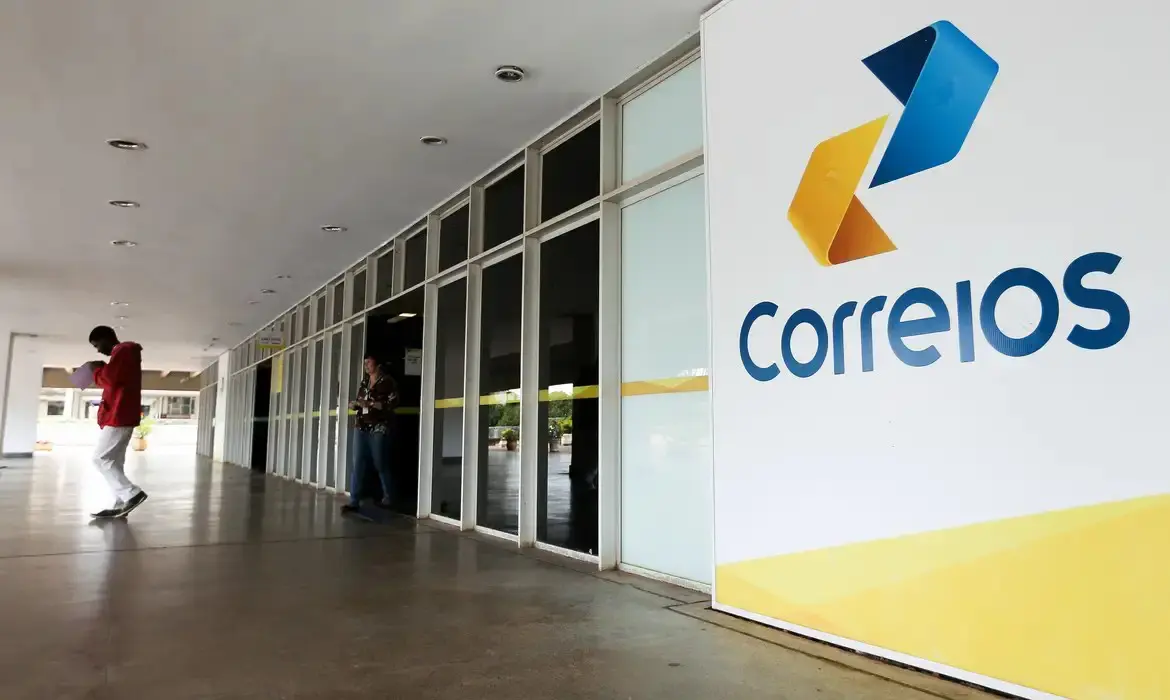 Em meio a prejuízo crescente, Correios querem intensificar demissões voluntárias.