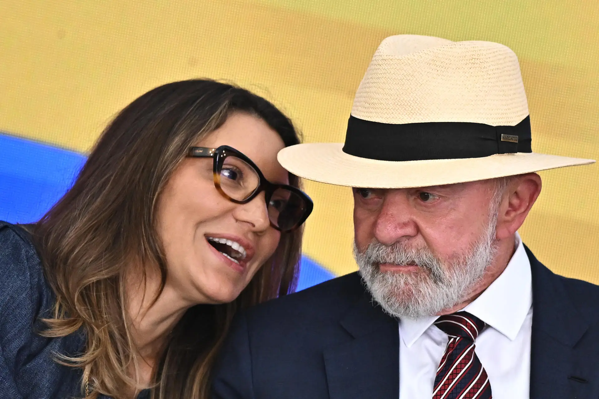 Lula condecora Janja, Moraes e Felipe Neto por “serviços prestados à educação”