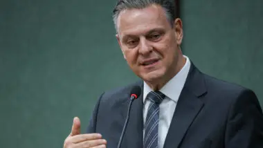 Governo Lula avalia alcance e tem reação contida sobre redução de tarifas pelos EUA