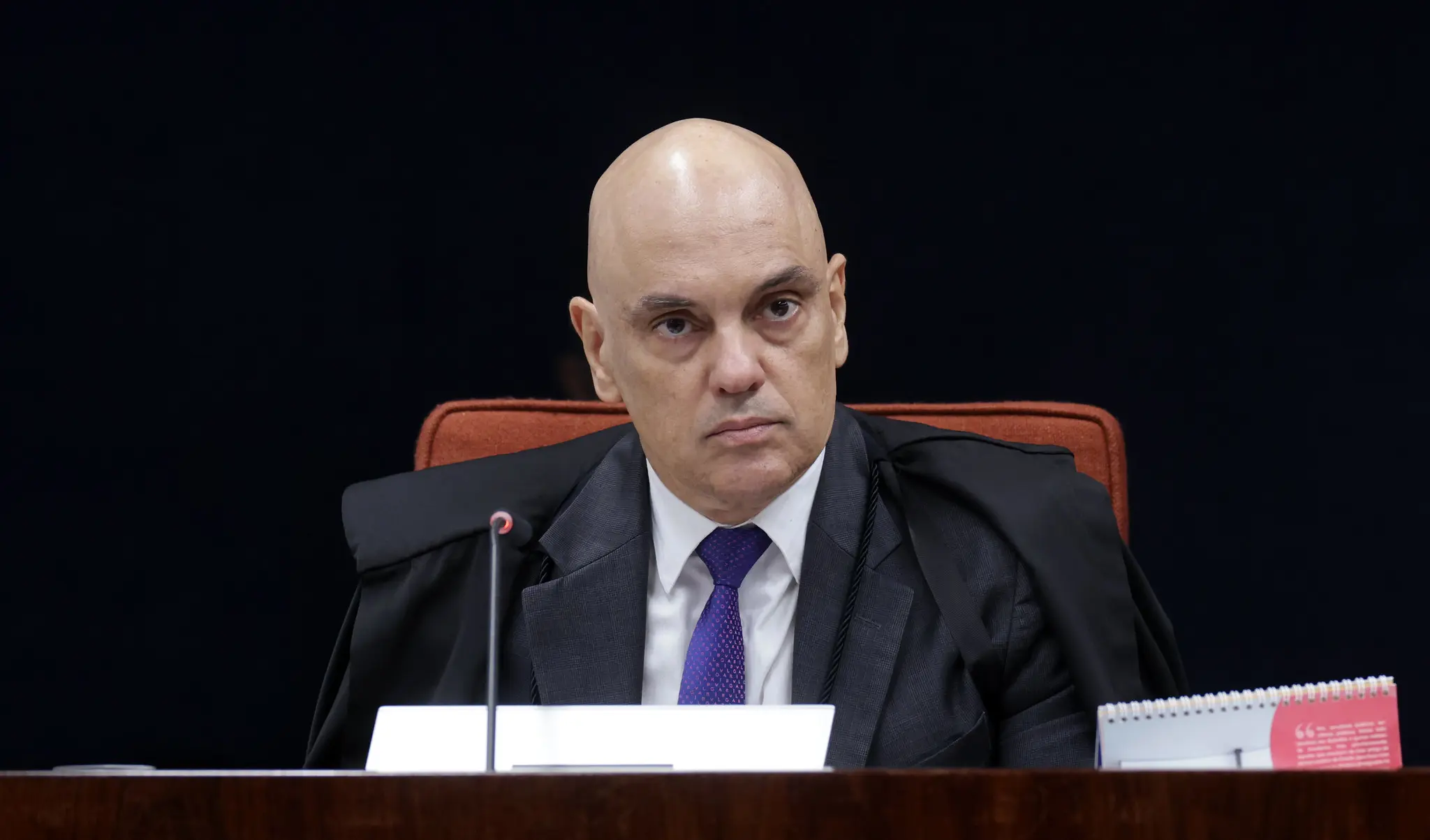 Moraes mantém prisão de ex-assessor de Bolsonaro e cita “extrema periculosidade”