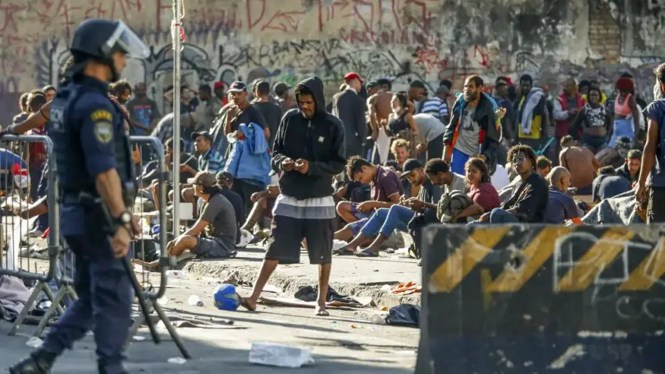 "Acabou": Polícia de SP, em ação contra a cracolândia. Governador e vice-governador anunciam fim do local conhecido pelo uso massivo de drogas.