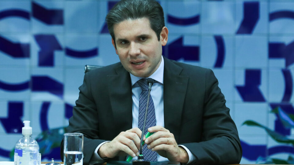 Motta diz que voltou discussão do “PL da Dosimetria”; texto poderia beneficiar Bolsonaro