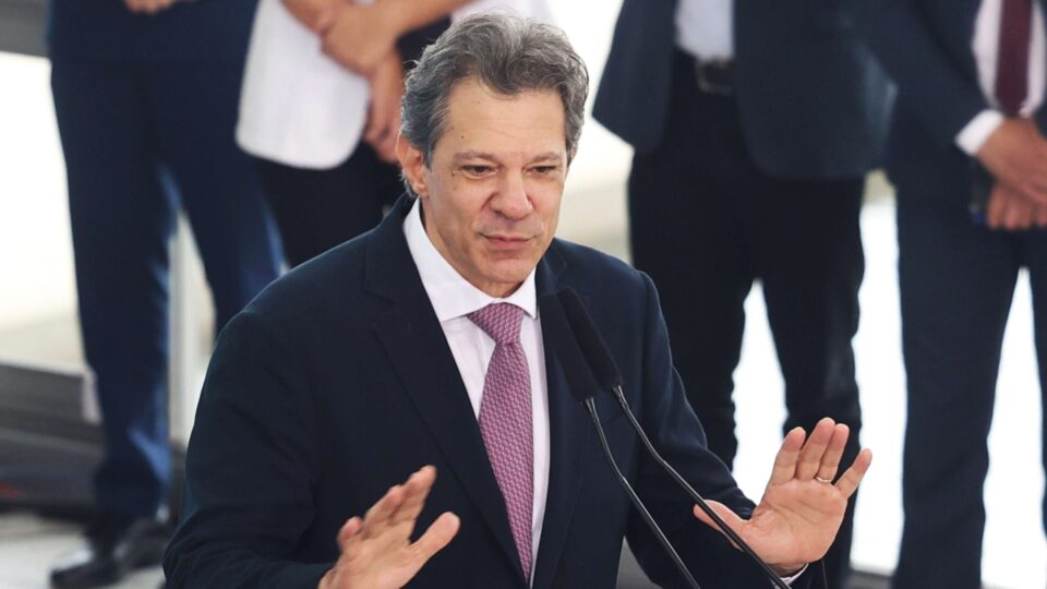 Economia em foco: O “delírio” fiscal de Haddad e a realidade das contas e empresas