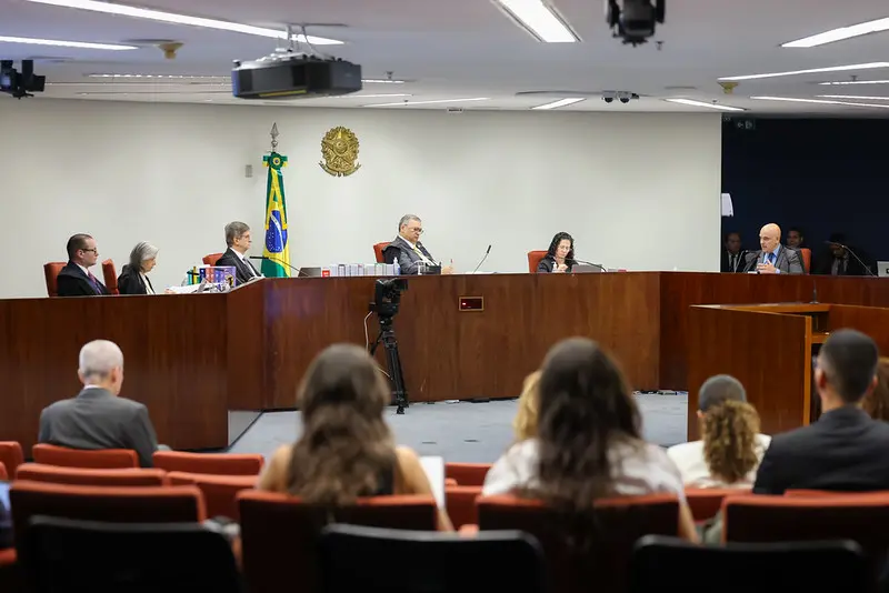 Plenário da Primeira Turma do STF, durante a leitura do voto de Alexandre de Moraes na ação penal nº 2696 (núcleo 3).
