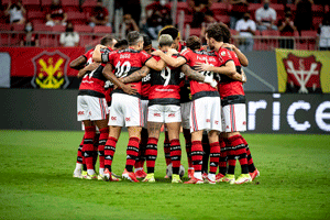 Atletas do Flamengo em jogo do Campeonato Carioca
