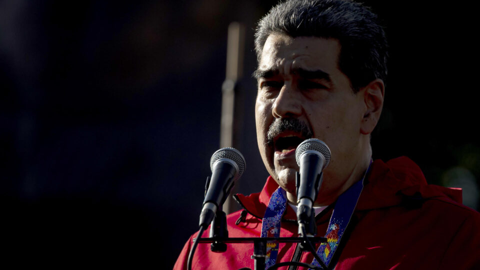 Trump odobril prikrite operacije CIE v Venezueli in ni izključil vojaške intervencije