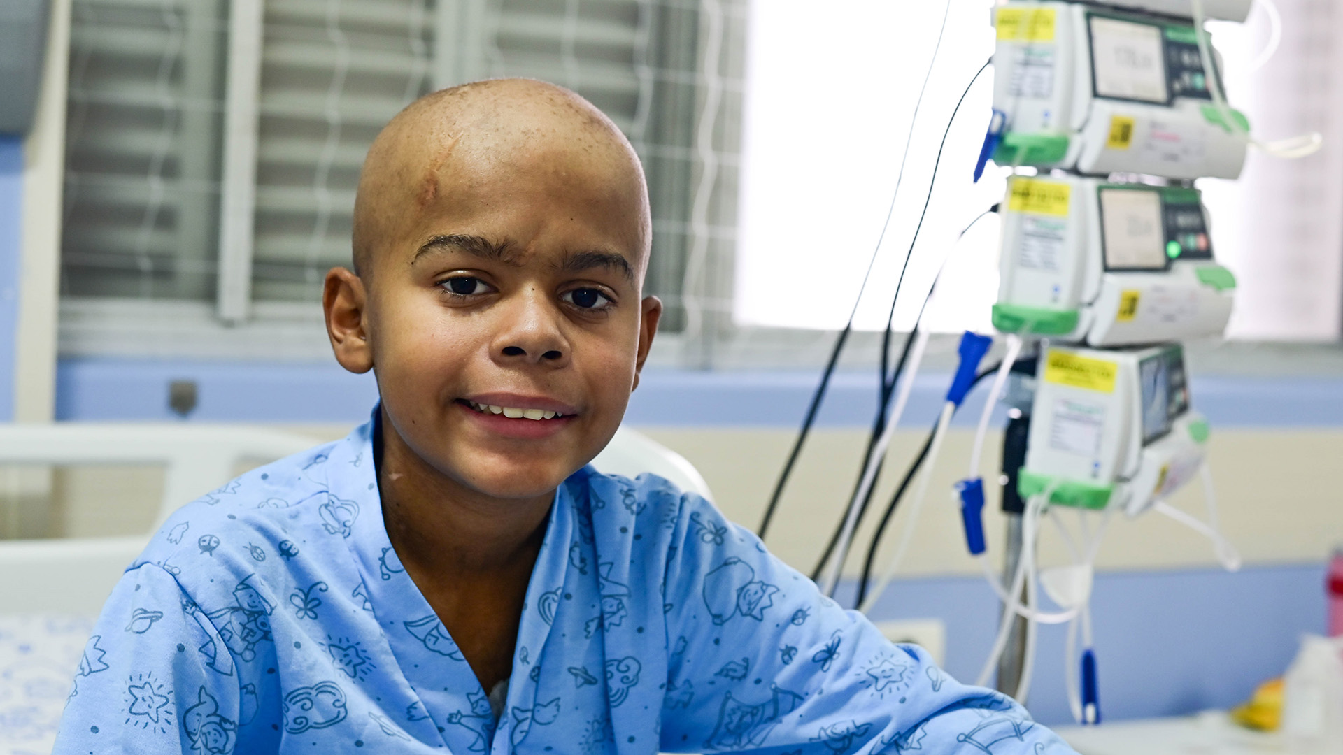 Brayan e sua irmã Brenda realizaram o transplante de medula óssea no Pequeno Príncipe