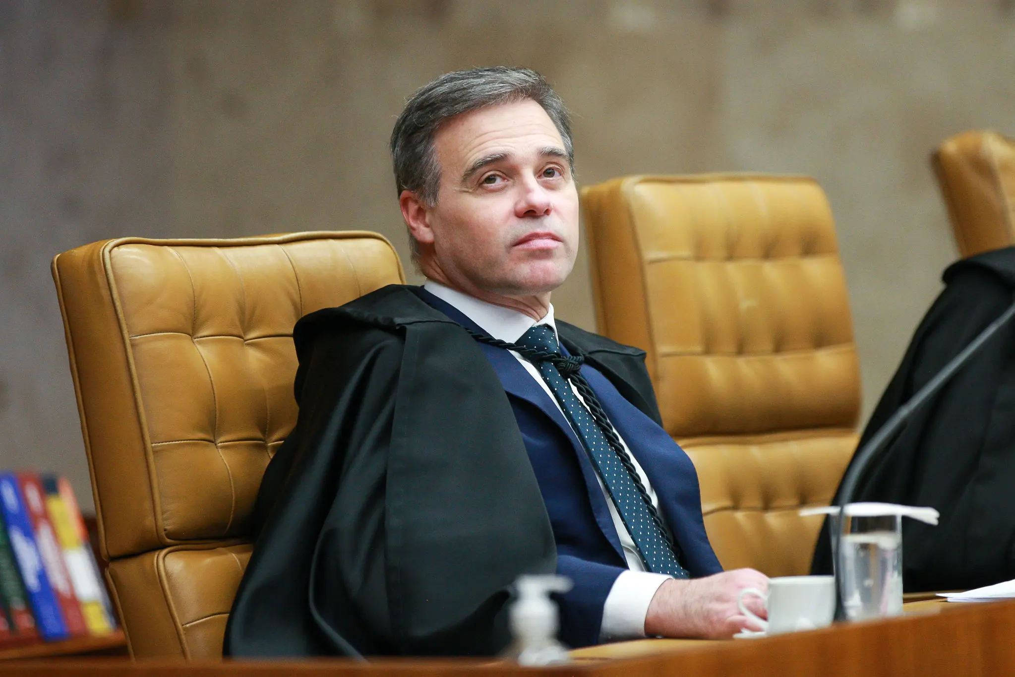 Mendonça promete ajudar Messias no Senado por vaga no STF; veja reações