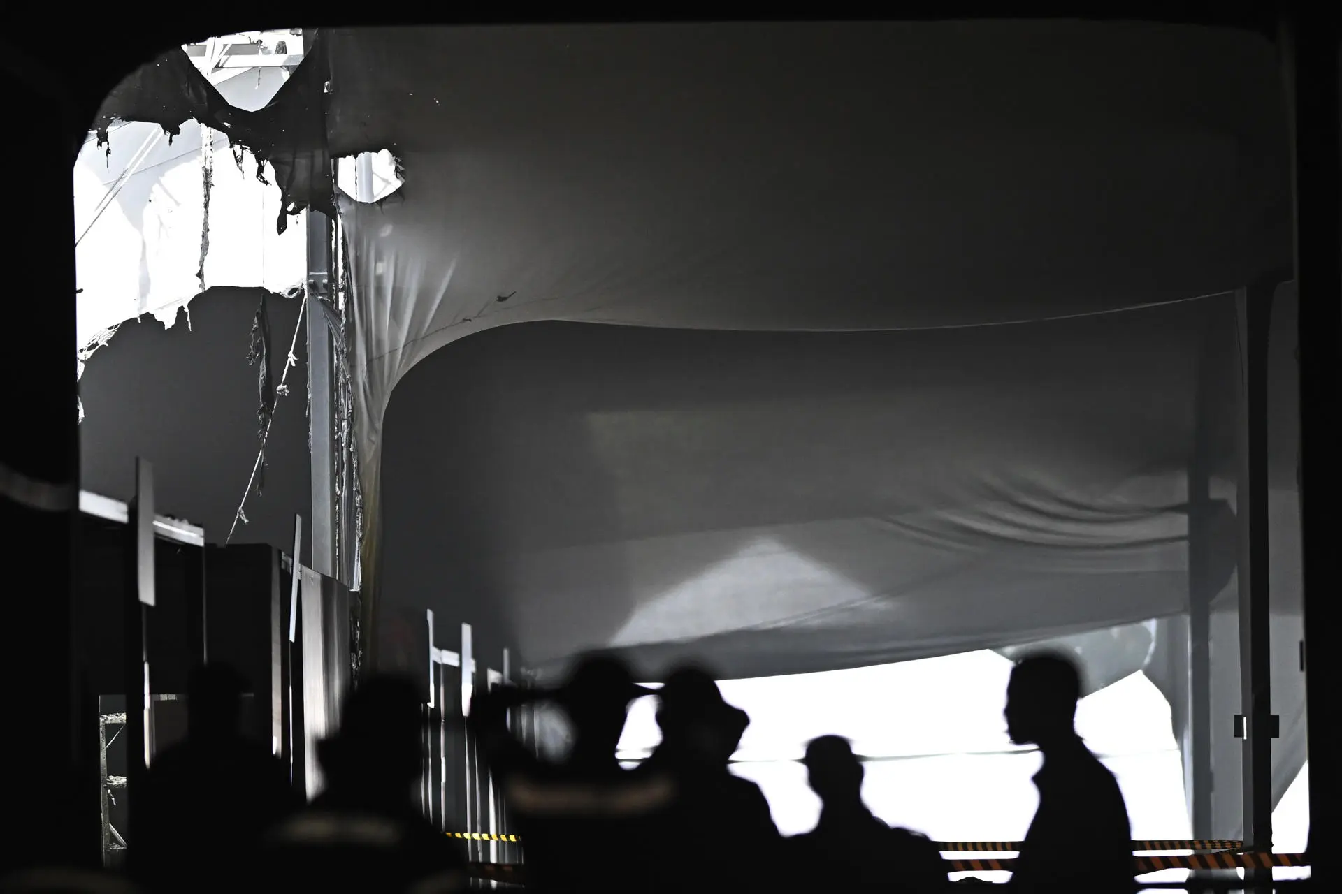 COP 30 desanda: chuva no início, fogo no fim e mais desgaste para Lula