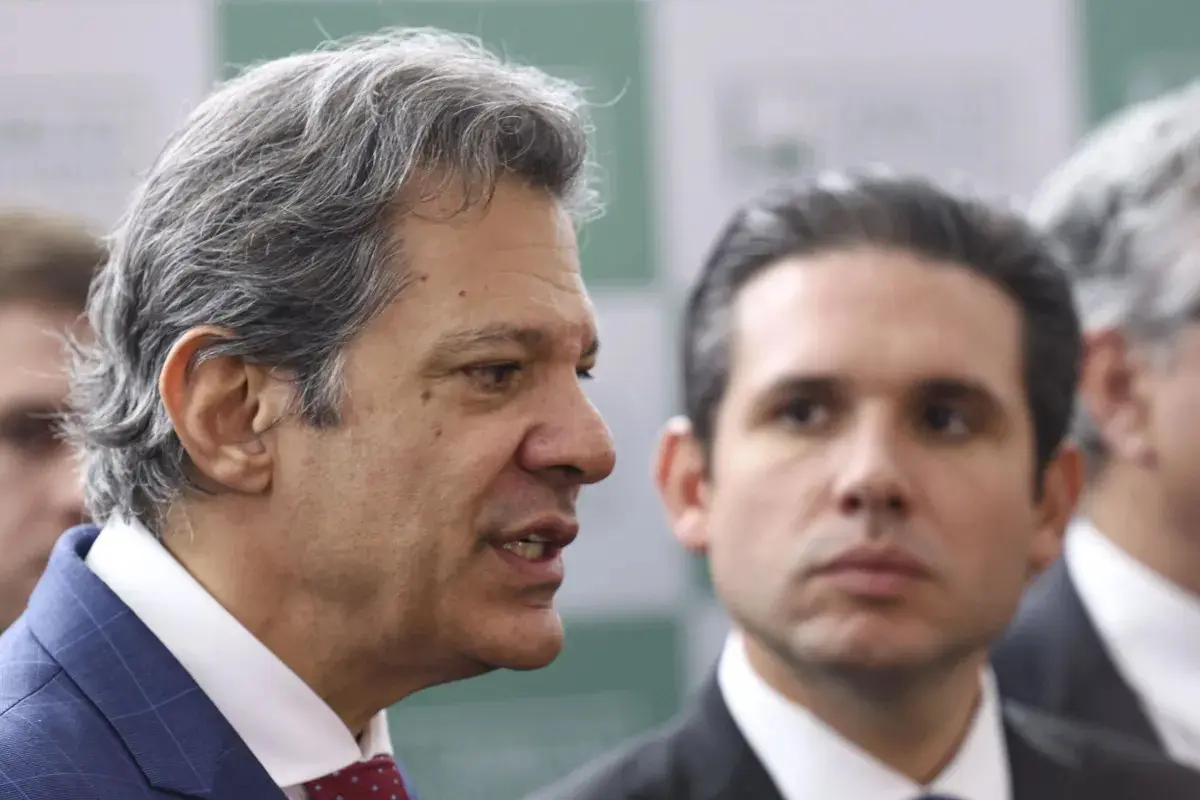 Ministro da Fazenda Fernando Haddad e presidente da Câmara Hugo Motta (Republicanos-PB)