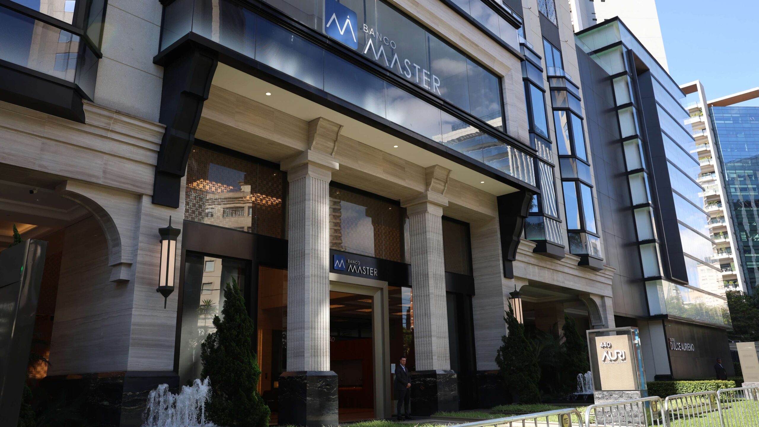 Crise do Master pode fazer com que bancos repassem custos para clientes de forma indireta