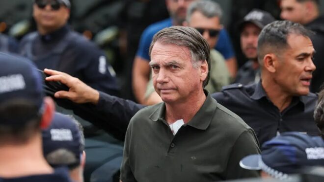 Proposta do Senado pode ser o caminho mais curto para tirar Bolsonaro do regime fechado