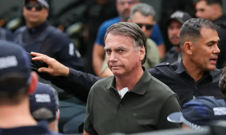 O ex-presidente Jair Bolsonaro (PL) foi preso preventivamente na manhã desse sábado (22).