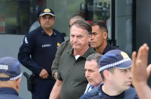 Jair Bolsonaro foi preso preventivamente na manhã deste sábado (22).