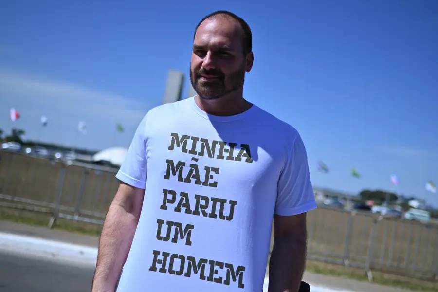 Eduardo Bolsonaro está nos Estados Unidos e é alvo de ação no Brasil.