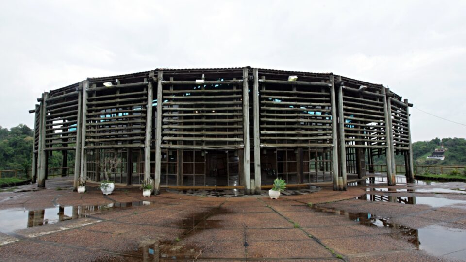 Anfiteatro icônico de Jaime Lerner na tríplice fronteira será revitalizado com R$ 30 milhões