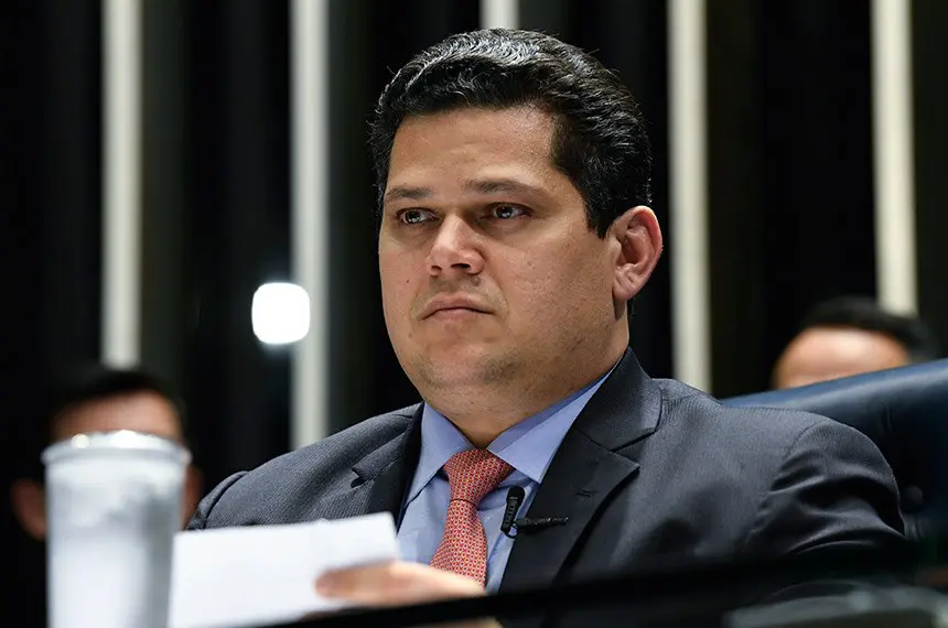 Sinalização: Davi Alcolumbre, durante sessão no Senado Federal. O presidente da Casa divulgou nota em que, sem citar Messias, diz que pautará a sabatina "em momento oportuno"