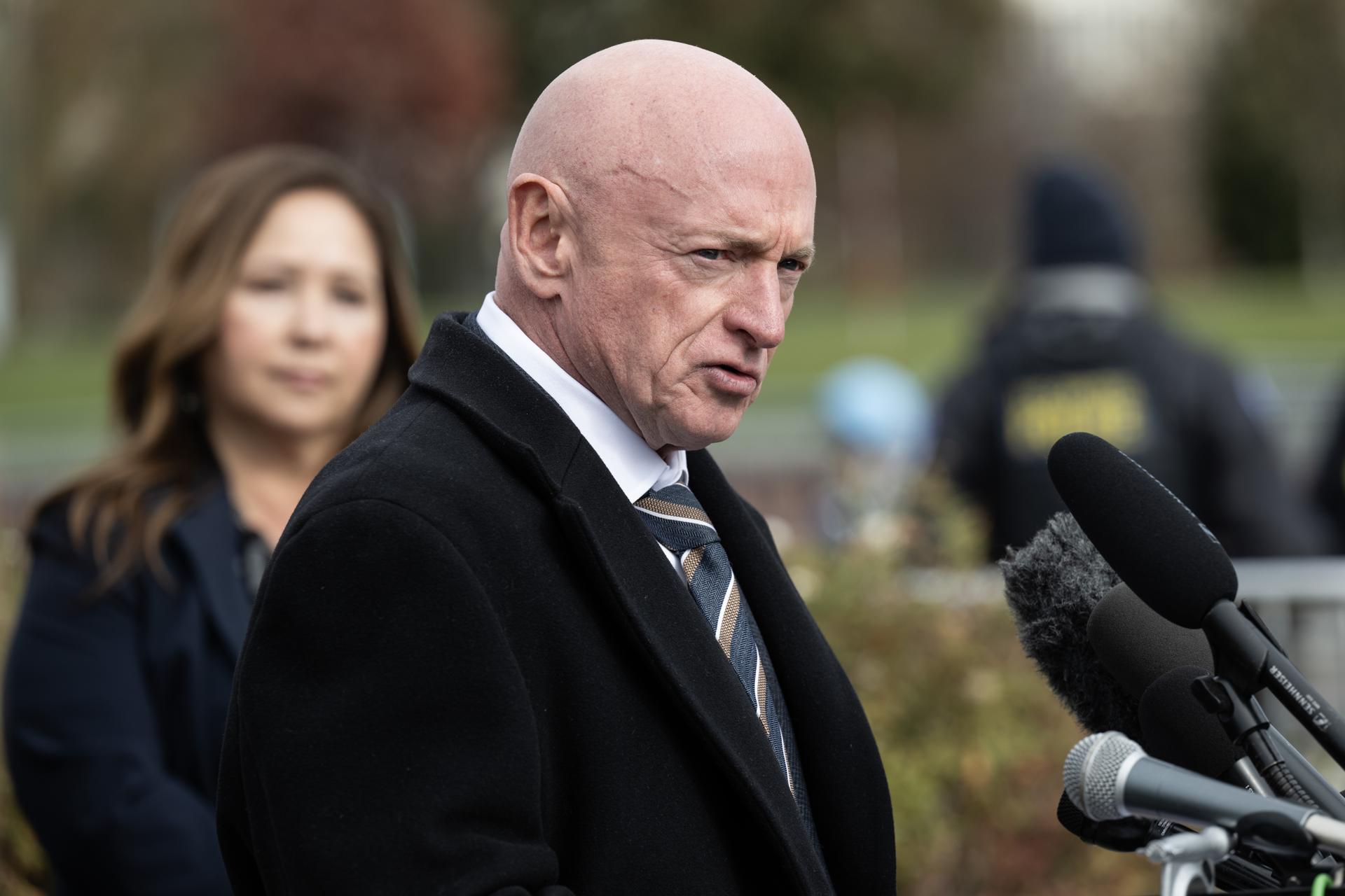 Pentágono investiga senador que orientou tropas a rejeitar ordens