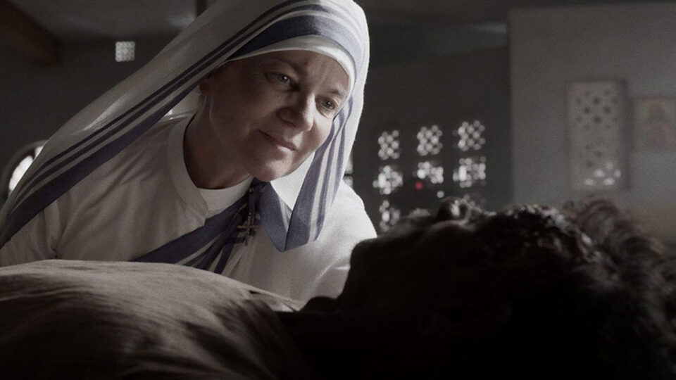 “Madre Teresa & Eu” costura a vida de duas mulheres com uma surpreendente história de fé