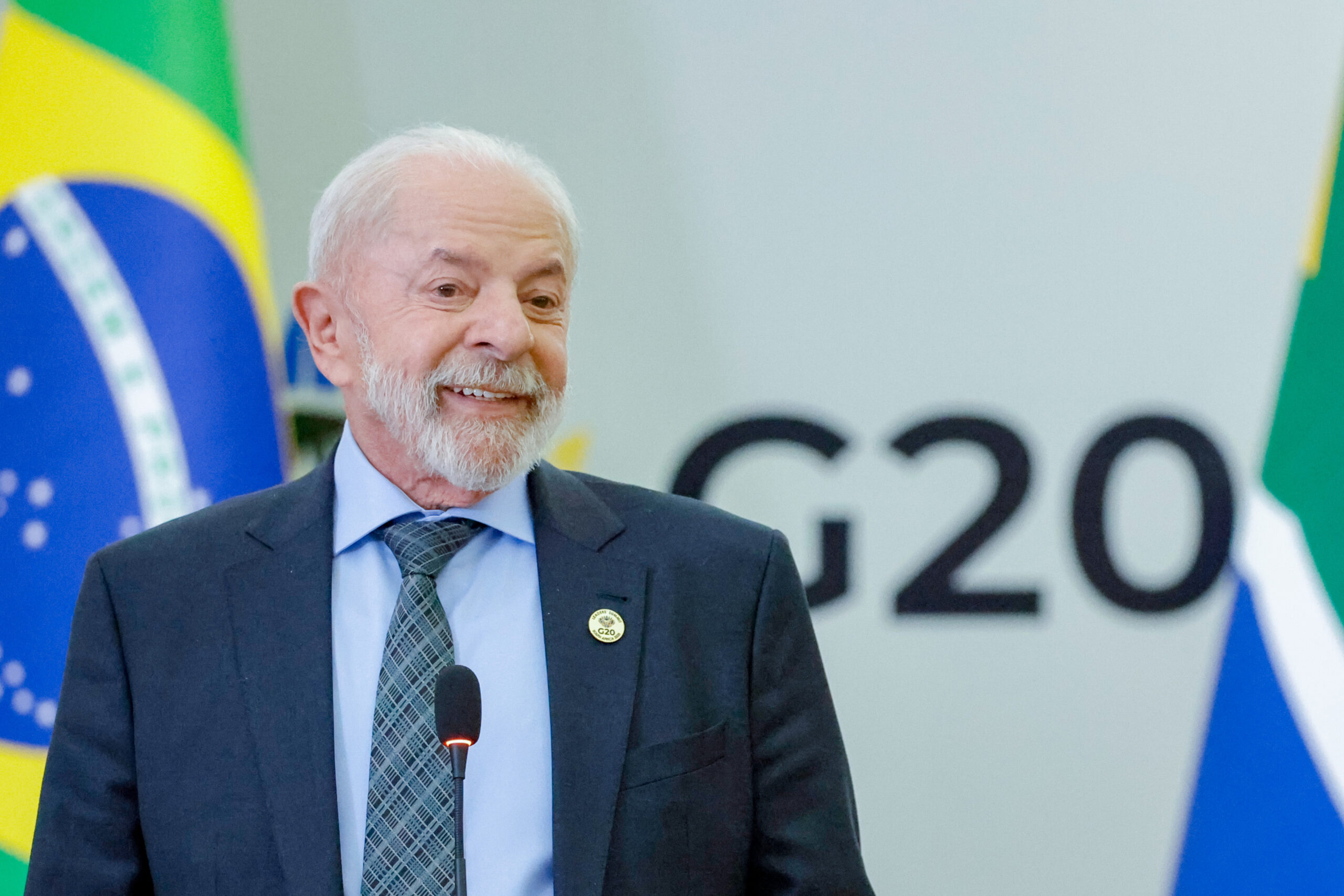 Lula diz que biodiesel da Petrobras é tão puro que dá para beber
