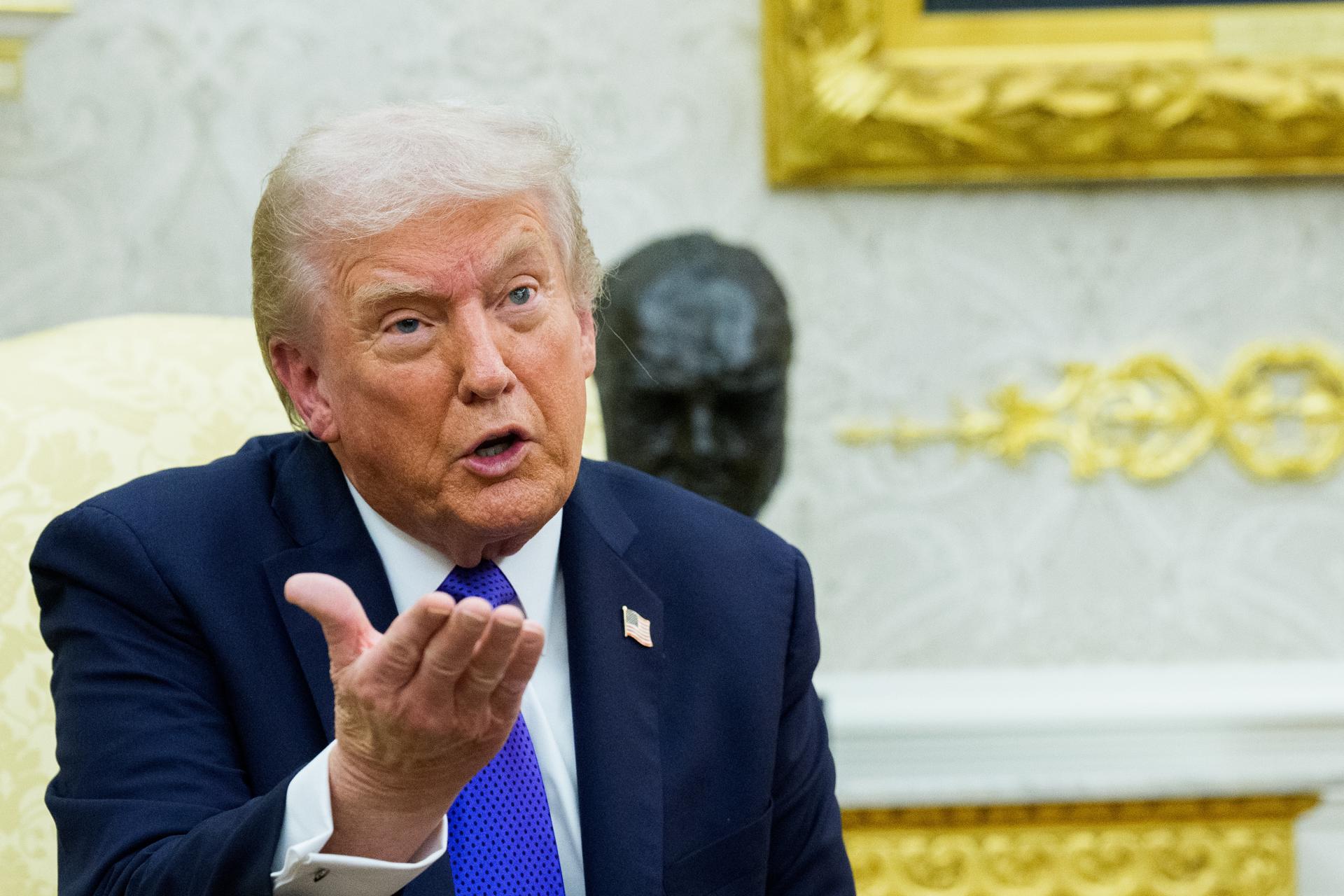 EUA aumentam pressão sobre Maduro e Venezuela